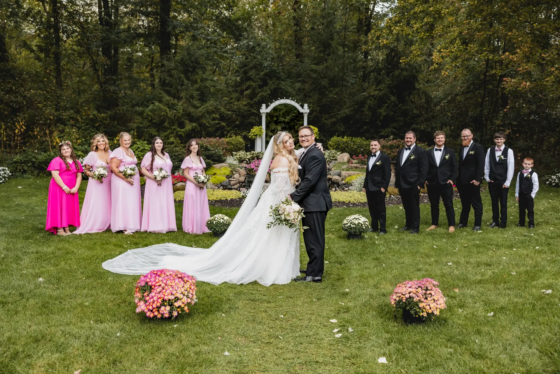 Bridal party at Post Family Farm photographed by Andy Krieger of Inspired MEdia