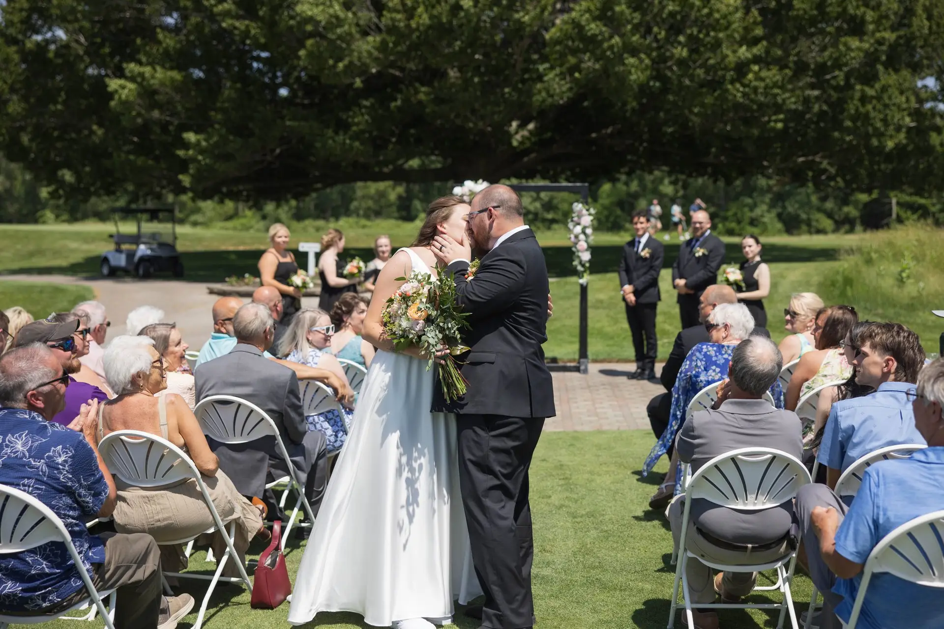 Isle kiss at Beeches Golf Club photographed by Andy Krieger of Inspired Media
