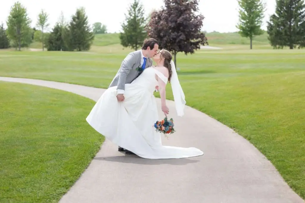 Holland MI, Macatawa Golf Club, couple dip kiss