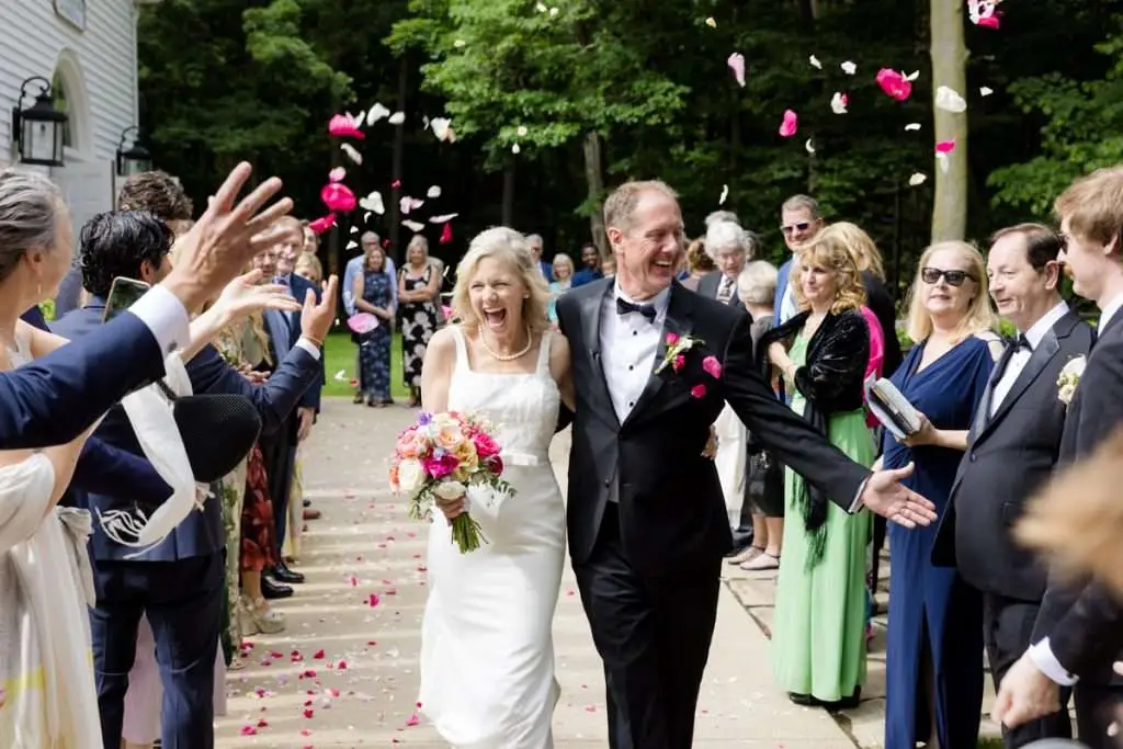 Morris-Estate-Wedding-Ceremony-flowers